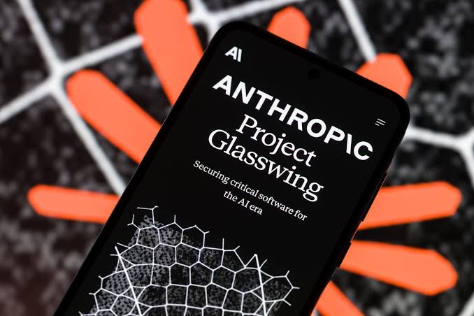 Anthropic is warning that AI could soon escape human control, calls for global freeze.